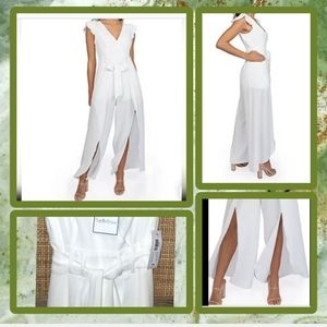 💃PREMIUM AMOUR JUMPSUIT off white size 2 NWT
